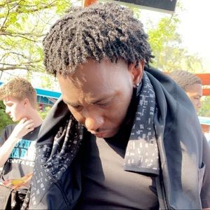 Meet your Posher, Derrick